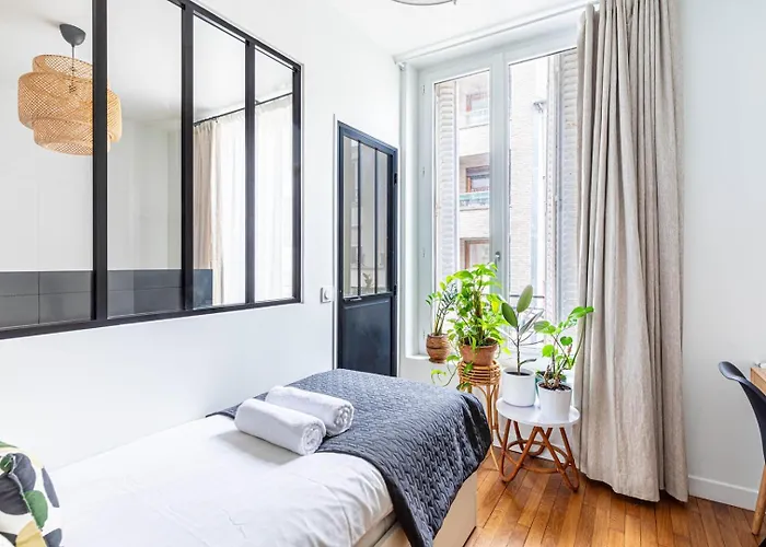 Guestready - Peaceful Escape In Pere-lachaise *